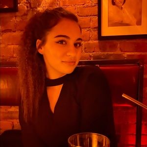 Meet your Posher, Cynthia